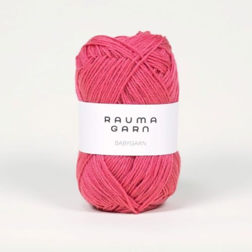 Merino uld | Rauma Babygarn | 71 rosa er et lækkert merino uldgarn perfekt til projekter til de mindste, men også til mennesker, der synes uld kan kradse. Da merino ulden føles meget blød mod huden. Ulden er produceret hos norske Rauma garn og ulden kommer fra mulesing fri spanske får. Dyrevelfærden er i fokus.