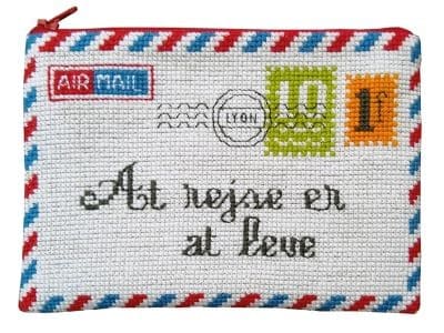 Air mail pas-pung broderikit fra Fru Zippe
